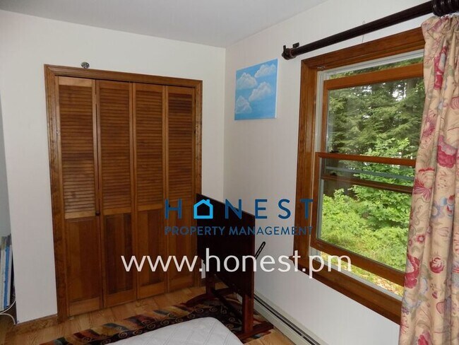 Building Photo - 43 Sunset Dr