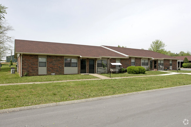 Primary Photo - Golden Oaks Village