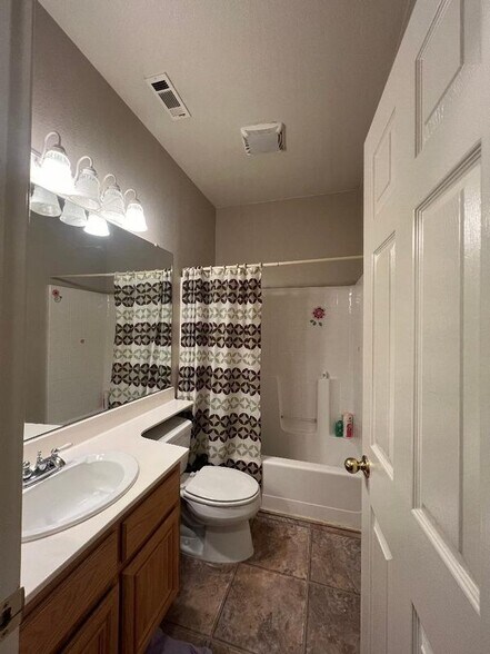 Building Photo - 2352 Whitetail Dr