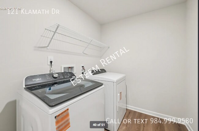 Building Photo - 121 Klamath Dr