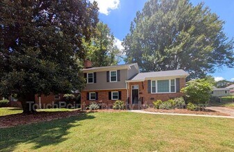 Building Photo - 6724 Sunview Dr