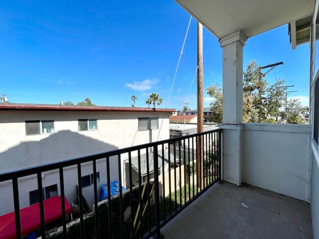 Building Photo - Stunning 3B/3BA in Imperial Beach W/ A/C, ...