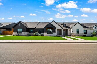 Building Photo - Luxurious Townhome Located In Abbey Glen - Cooper ISD