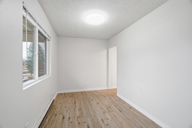 Building Photo - 3106 E 27th Ave