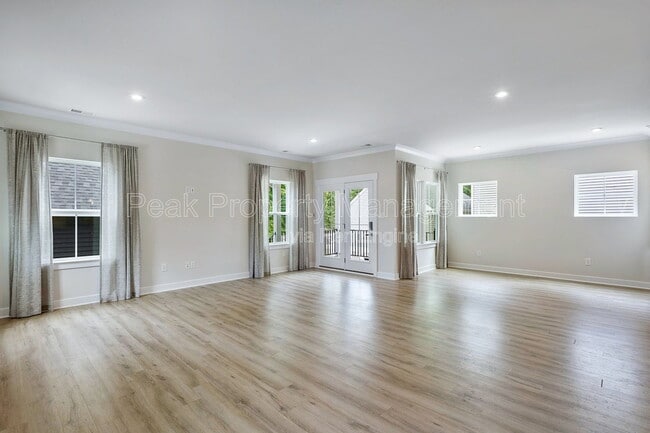 Building Photo - 1633 Bilder Ct