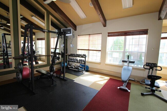 Building Photo - 12929 Centre Park Cir