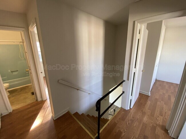Building Photo - 400 Rann Ct