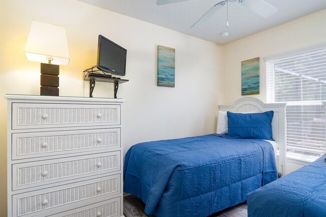 Building Photo - 2178 Royal Ridge Dr