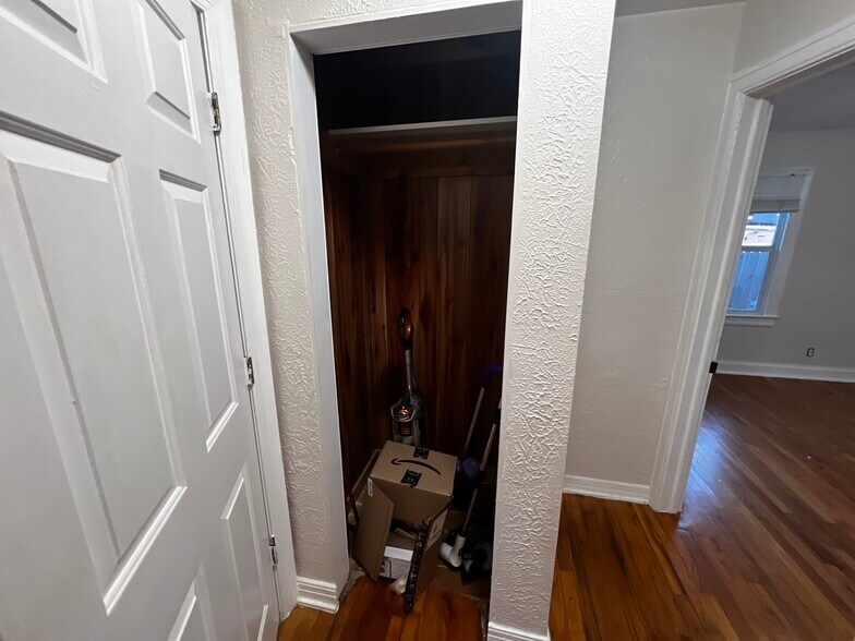 Building Photo - 3730 3rd Ave N