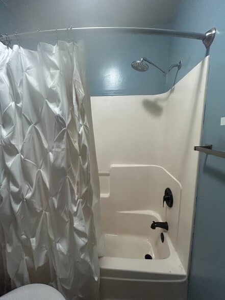 Bathroom 2 - 619 Northern Ave