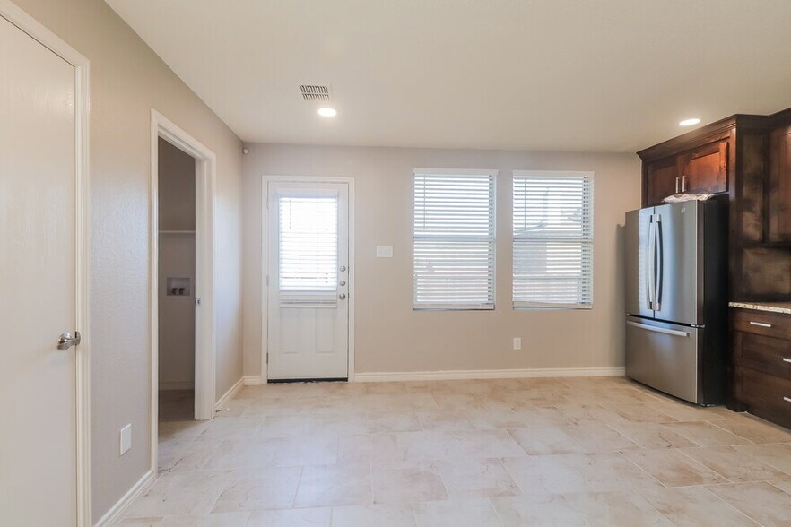 Building Photo - 1210 Beatty Dr