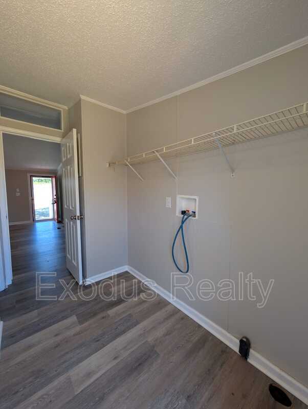Building Photo - 87 Patriots Way