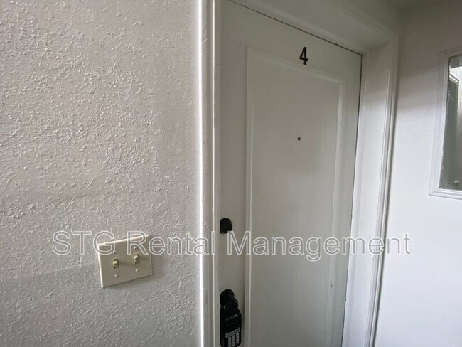 Building Photo - 145 E 500 S