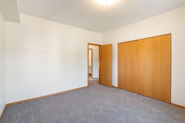 Building Photo - $1,150 | 2 Bedroom, 1 Bathroom Condo | Pet...