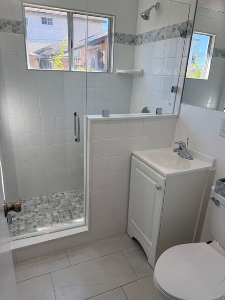 Building Photo - 10623 S Budlong Ave