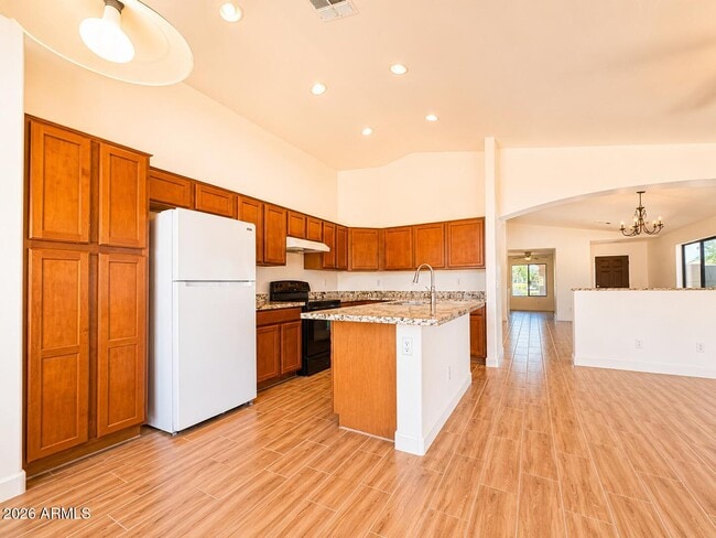 Building Photo - 5256 W Pleasant Ln