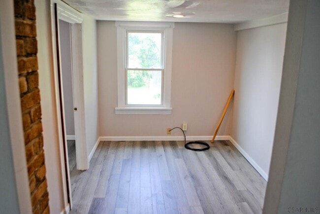 Building Photo - 658 Plummer Rd