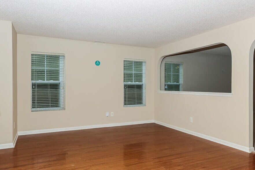 Building Photo - 51 Valleyfield Dr
