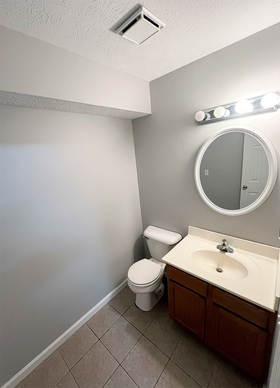 Building Photo - 561 Hampton Way