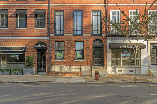 Building Photo - 713 Walnut St