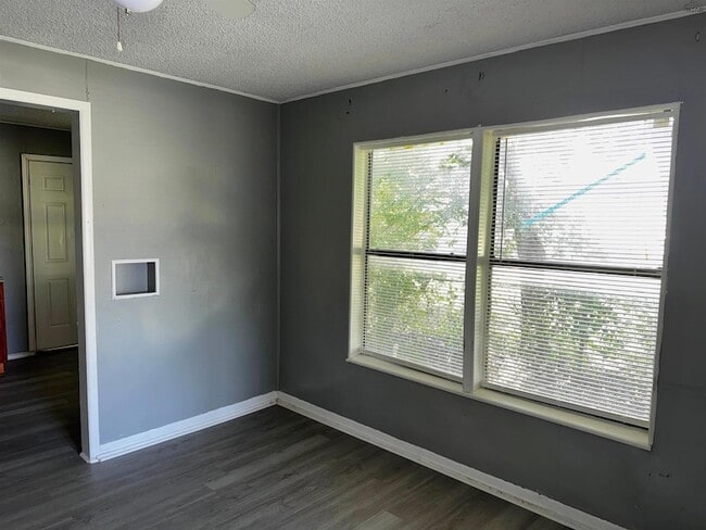 Building Photo - 2604 Wenonah Ave