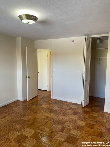 Building Photo - 71 Monmouth St