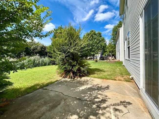 Building Photo - 3029 Azalea Hills Dr