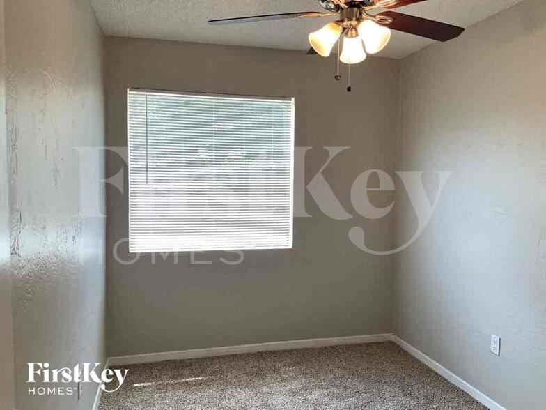 Building Photo - 1525 NW 126th St