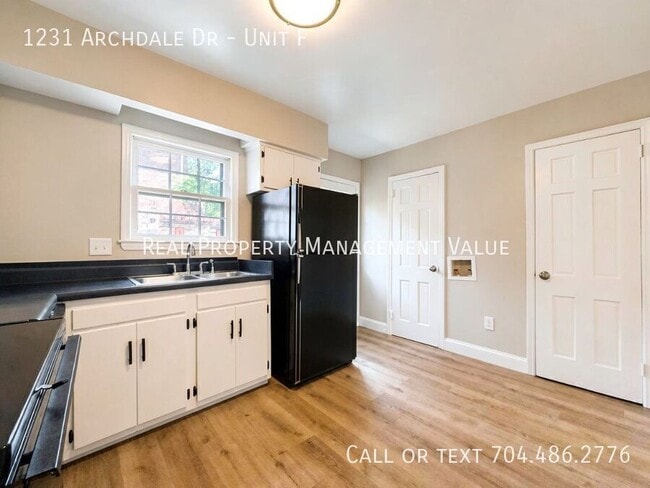Building Photo - 1231 Archdale Dr