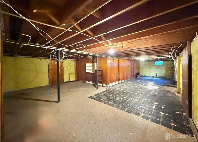 Building Photo - 452 Cranbury Rd