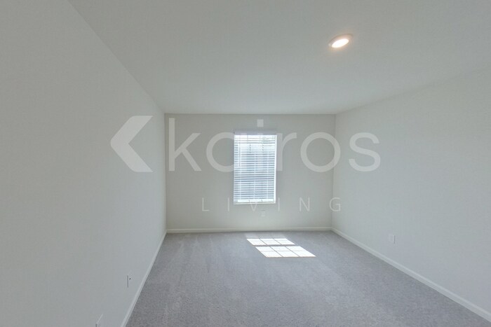 Building Photo - 233 Topaz Ln