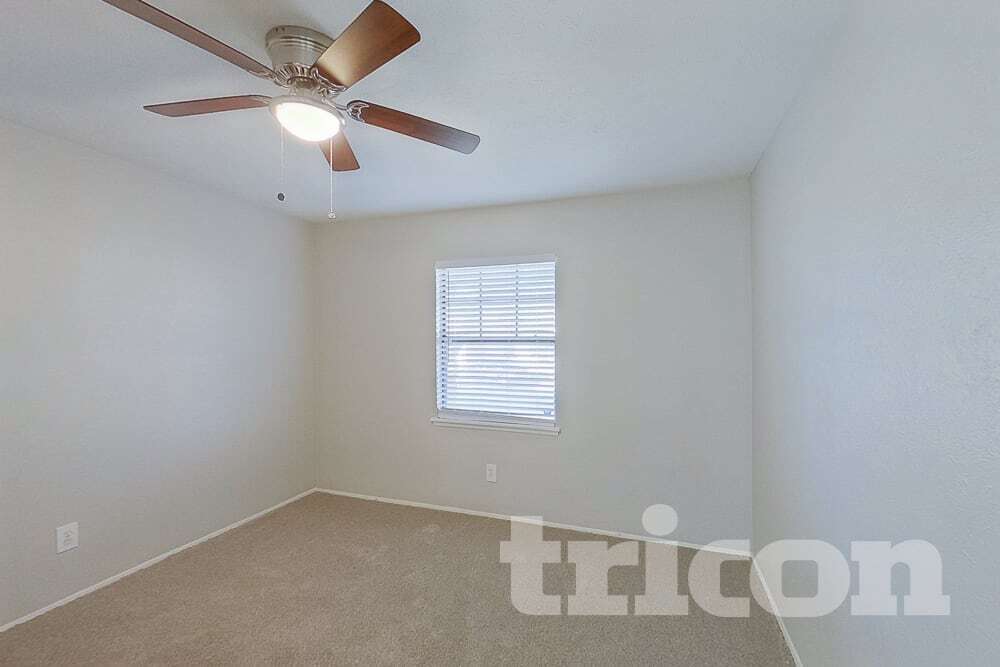 Building Photo - 10022 Deer Hollow Dr