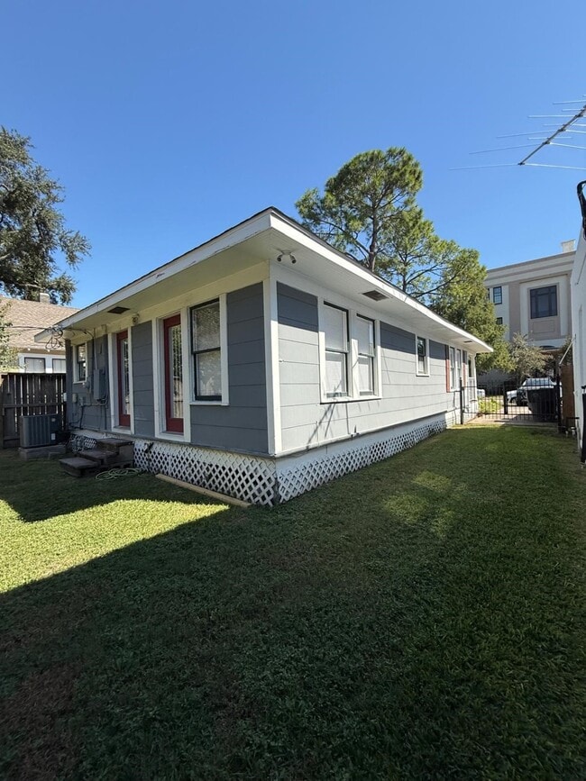 Building Photo - 1103 Harvard St