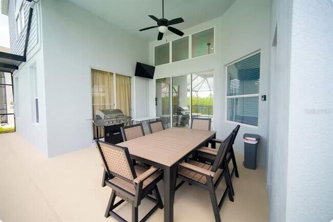 Building Photo - 8125 Sun Palm Dr