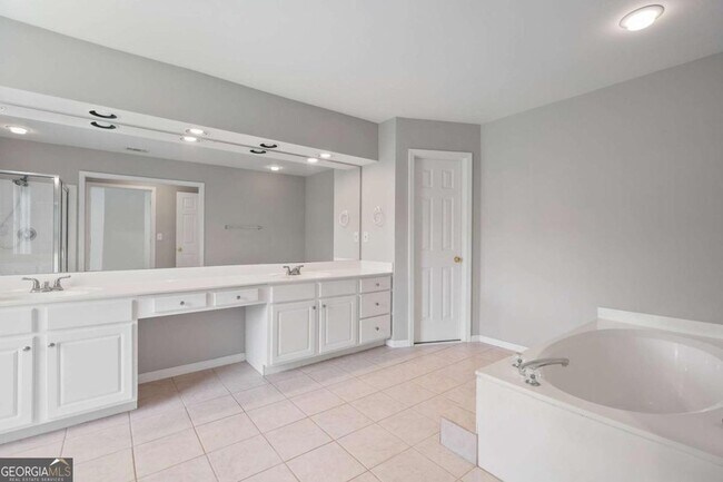 Building Photo - 7810 Brookwood Way