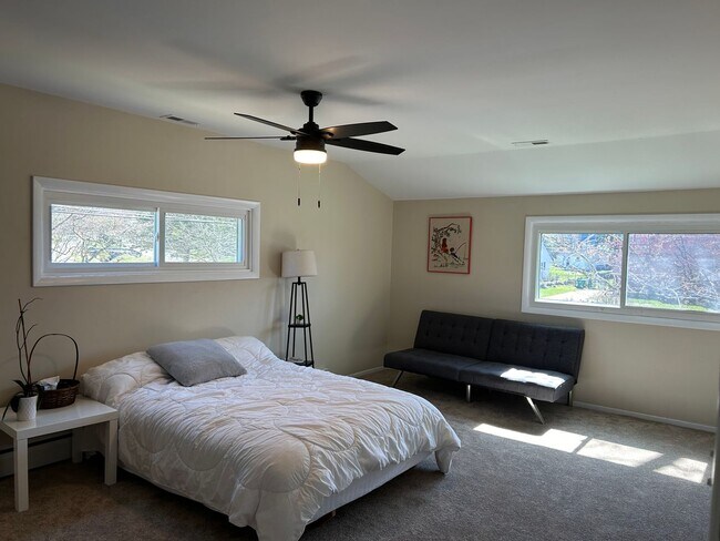 Building Photo - Spacious 4BR + Bonus Room – Available May 10! Regency Area!