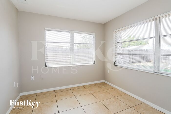 Building Photo - 8241 Hixton Dr