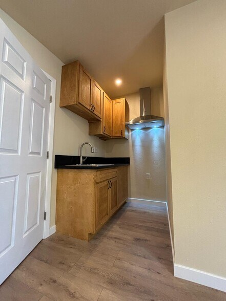 Primary Photo - 5306 Cimarron St