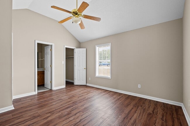 Building Photo - Tundra Real Estate