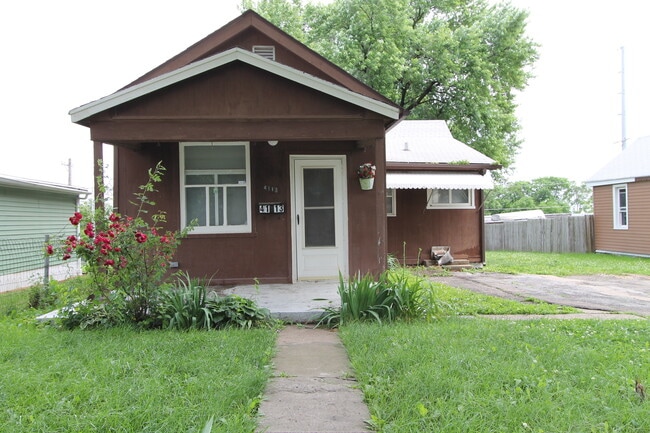Building Photo - Two Bedroom Home priced right! Off street ...