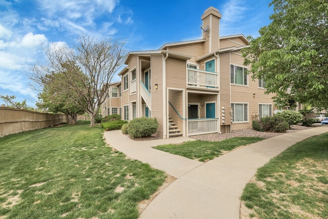 Building Photo - 8475 Pebble Creek Way