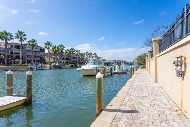 Building Photo - 300 Bella Harbor Ct