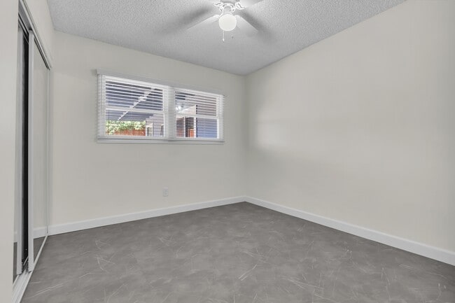 Building Photo - 4824 Benito St