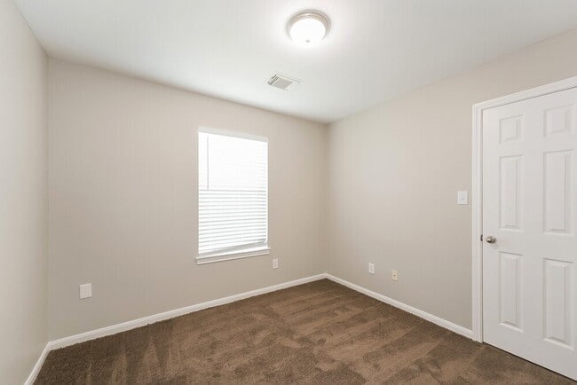 Building Photo - 4955 N Cancun Dr