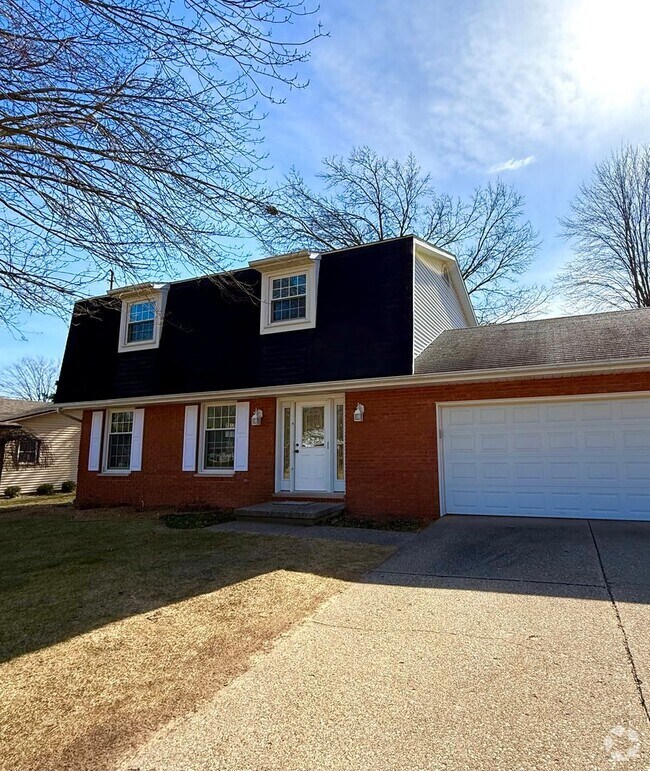 Building Photo - Four Bedroom Home in Heart of Portage
