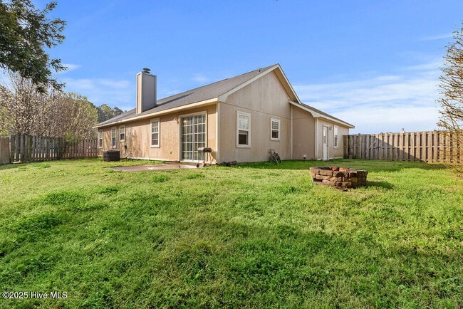 Building Photo - 409 Sumrell Way