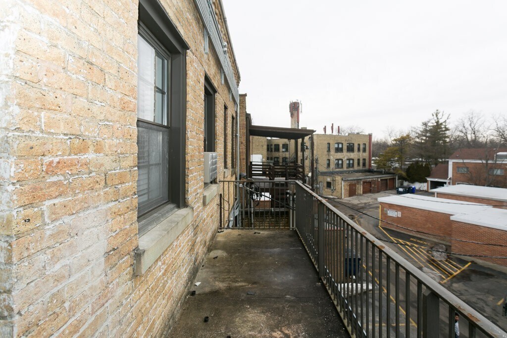 Building Photo - 735 Judson Ave