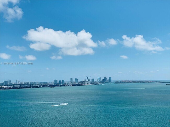 Building Photo - 218 SE 14th St