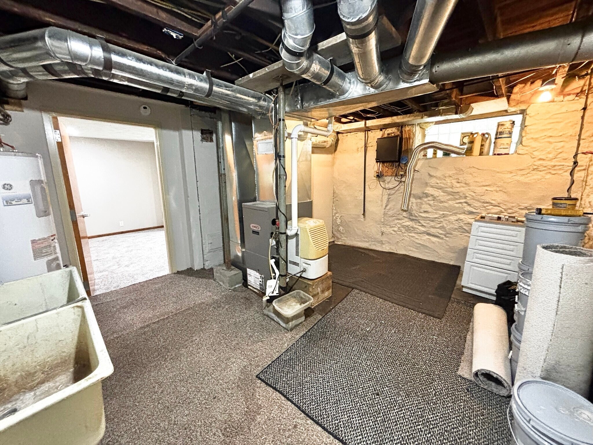 Building Photo - 553 Foundry St