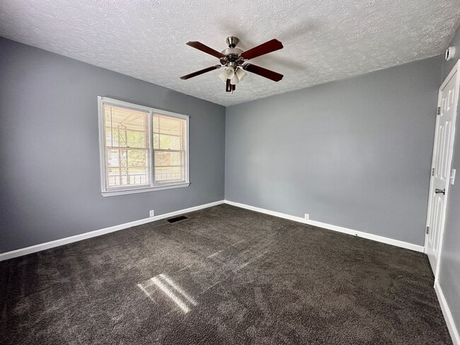 Building Photo - 1310 S 25th St